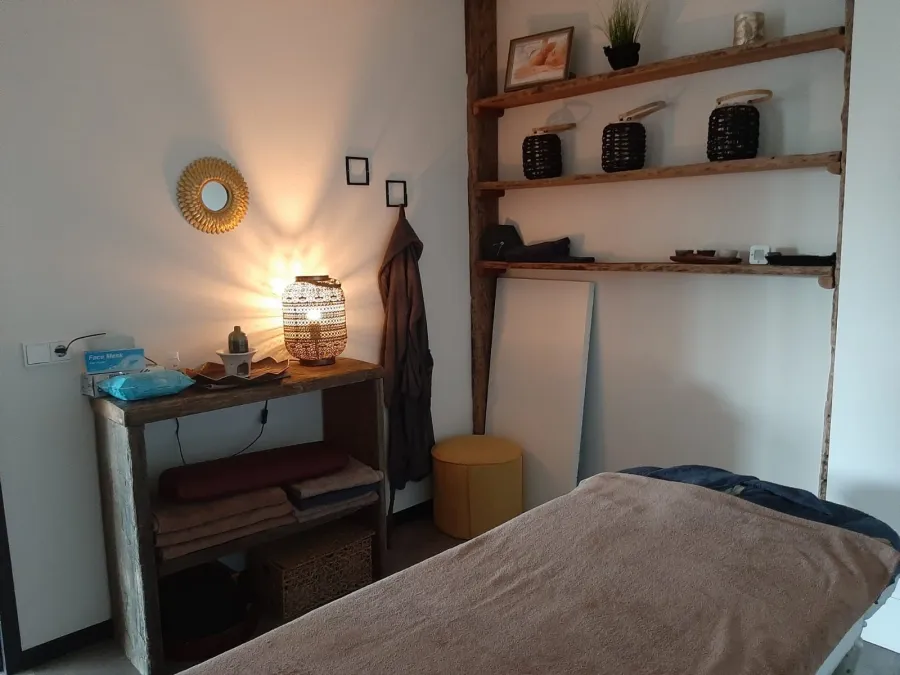 PUUR ontspanning en massage/Massage Breezand